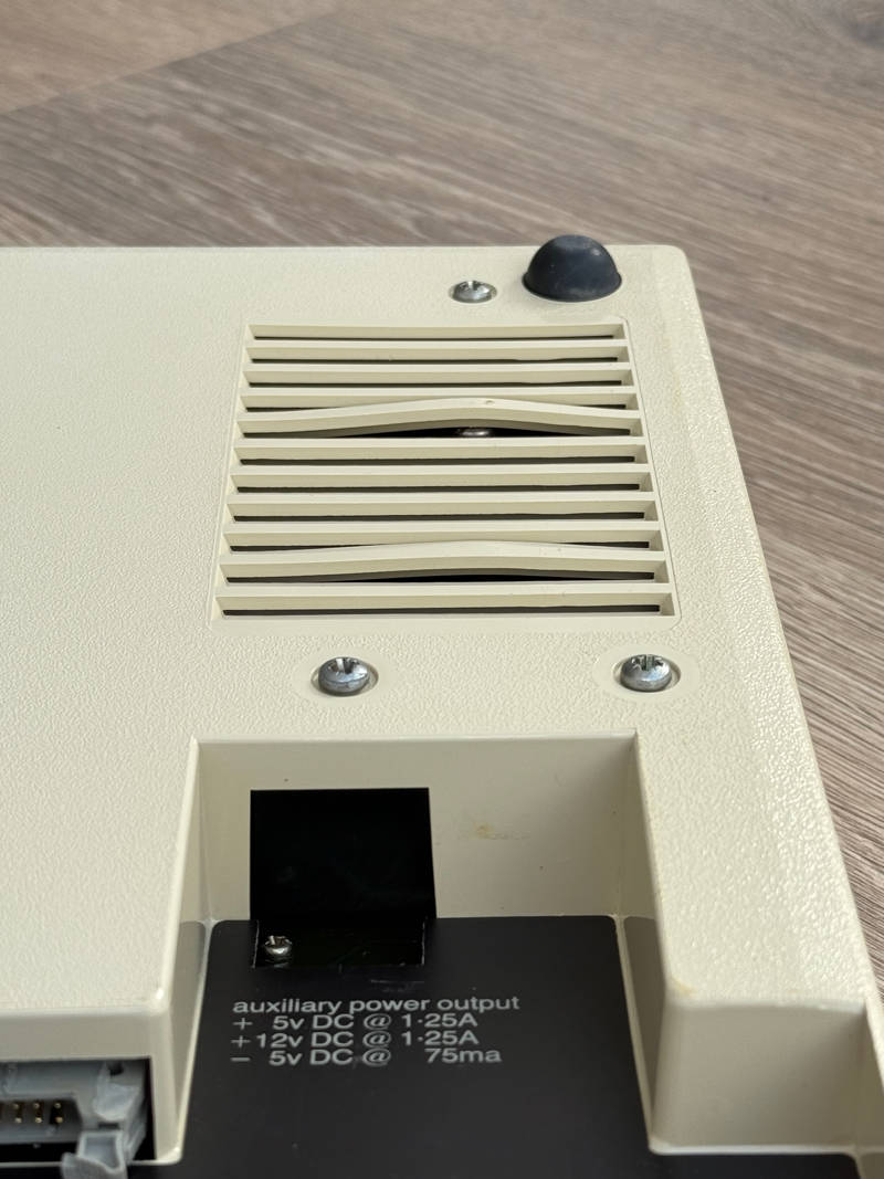 Here’s what happens if you put a linear PSU in the later design of case