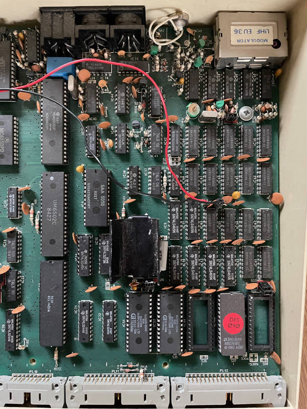 Heat sink on video ULA conceals its origin — is it Ferranti or VTI?