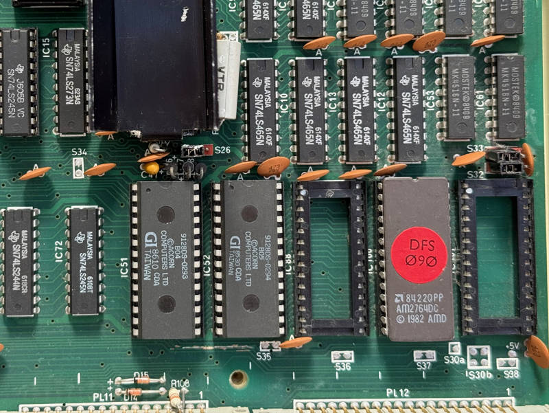 OS (B04) and BASIC 2 (B05) have 1986 and 1985 date codes, made in Taiwan